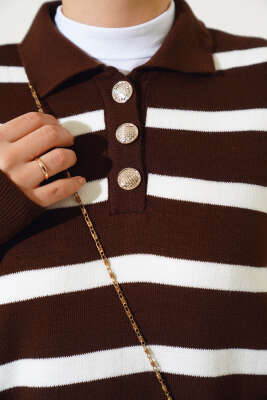 Üç Düğmeli Çizgili Triko Elbise Kahve - Tesettür Elbise