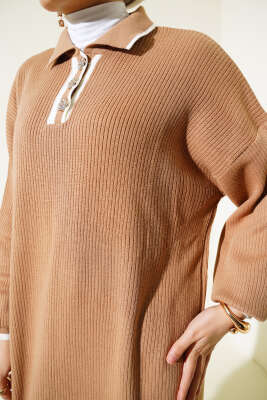 Üç Düğmeli Fitilli Triko Elbise Büsküvi - Tesettür Elbise