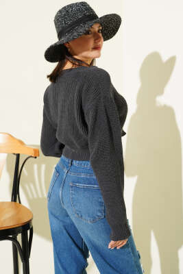 Üç Düğmeli Triko Crop Hırka Füme - Kadın Giyim Modelleri