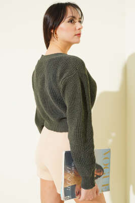 Üç Düğmeli Triko Crop Hırka Haki - Kadın Giyim Modelleri