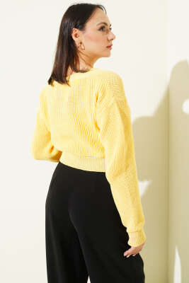 Üç Düğmeli Triko Crop Hırka Sarı - Kadın Giyim Modelleri