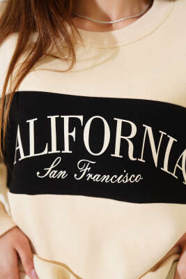 	 Üç İplik Baskılı Sweatshirt Bej - Kadın Giyim Modelleri