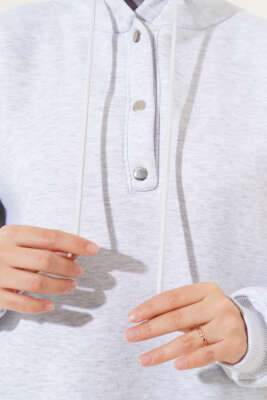 Üç İplik Yarım Çıtçıtlı Sweatshirt Gri - 300-500 TL Ürünler