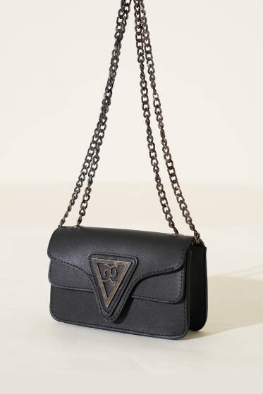 Üçgen Armalı Zincir Askılı Çanta Siyah - Kol Çantası