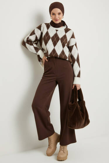 Üçgen Baklava Desenli Triko Kazak Ekru Kahve - Triko Kazak