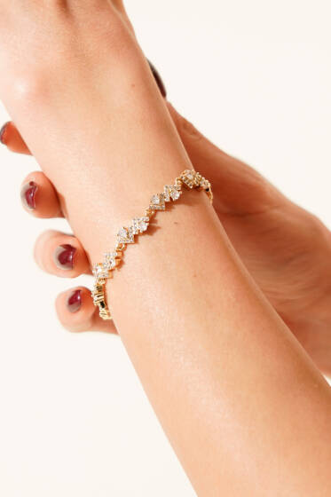 Üçgen Taş Detaylı Bileklik Gold - Günün Seçilenleri