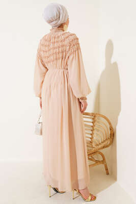 Üstü Lastik Büzgülü Şifon Elbise Bej - Tesettür Elbise