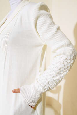 Üzüm Kol Bağcıklı Uzun Hırka Ekru - Triko Hırka