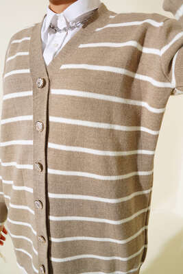 Uzun Düğmeli Çizgili Triko Hırka Bej - Triko Hırka