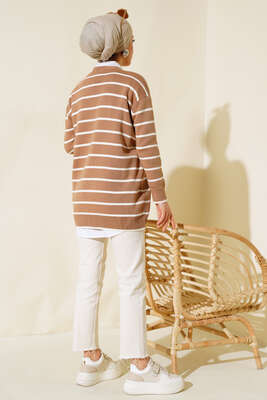 Uzun Düğmeli Çizgili Triko Hırka Latte - Triko Hırka