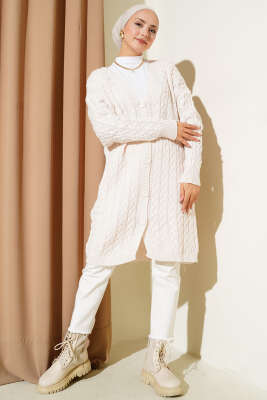 Uzun Düğmeli Örgü Triko Hırka Bej - Triko Hırka