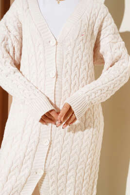 Uzun Düğmeli Örgü Triko Hırka Bej - Triko Hırka