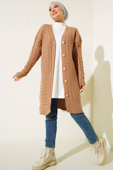 Uzun Düğmeli Örgü Triko Hırka Büsküvi - Hırka