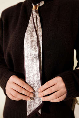 Uzun Fularlı Triko Kazak Acı Kahve - Triko Kazak