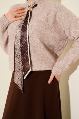 Uzun Fularlı Triko Kazak Kahve - Triko Kazak