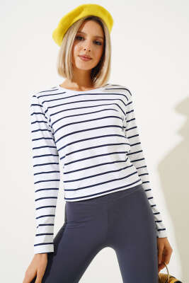 Uzun Kol Çizgili Bluz Beyaz Lacivert - Kadın Giyim Modelleri