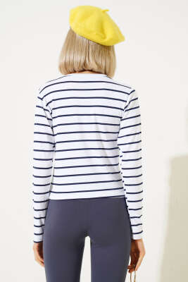 Uzun Kol Çizgili Bluz Beyaz Lacivert - Kadın Giyim Modelleri