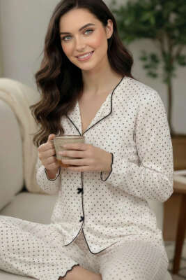 Uzun Kol Önü Kurdeleli Benekli Pijama Takımı Siyah - MANOLYA