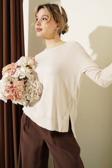 Uzun Kol Yırtmaçlı Viskon Bluz Bej - Kadın Giyim Modelleri