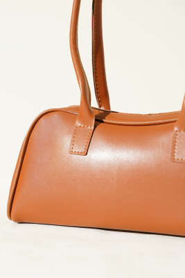 Uzun Kulplu Fermuarlı Baget Çanta Taba - Günün Kombini