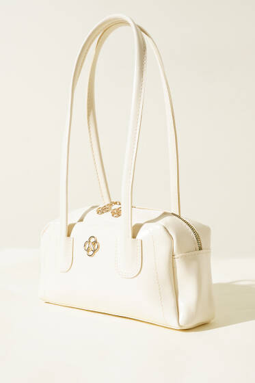 Uzun Kulplu Fermuarlı Rugan Çanta Krem - Kol Çantası