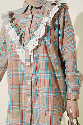 V Brode Fırfırlı Ekoseli Gömlek Bej - Gömlek