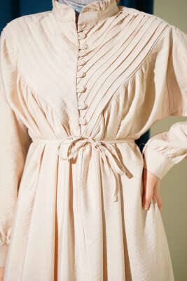 V Nervürlü Brit Düğmeli Modal Elbise Bej - Elbise