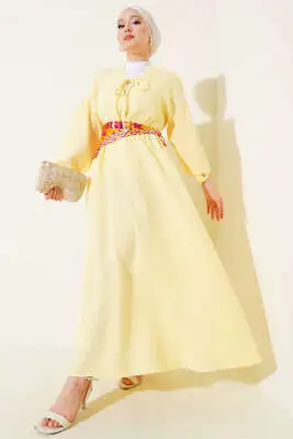 V Yaka Bağcıklı Elbise Sarı 