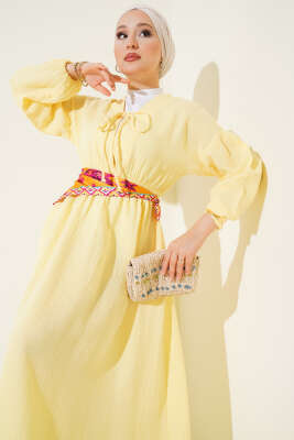 V Yaka Bağcıklı Elbise Sarı - Tesettür Elbise