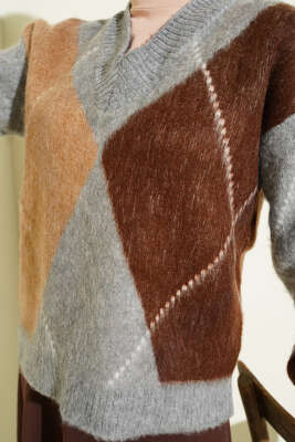 V Yaka Baklava Desenli Triko Kazak Gri - Triko Kazak