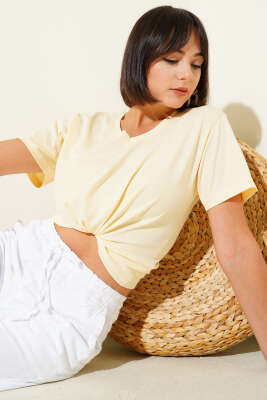 V Yaka Basic T-shirt Sarı 