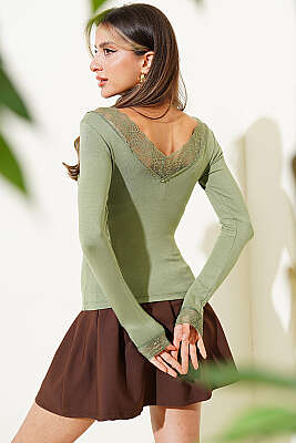 V Yaka Dantel Detaylı Bluz Çağla Yeşili - Kadın Giyim Modelleri