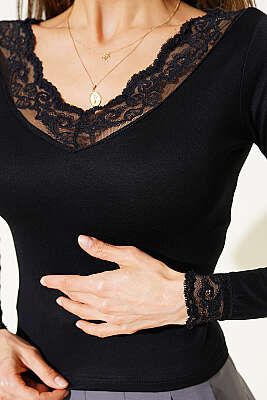 V Yaka Dantel Detaylı Bluz Siyah - Kadın Giyim Modelleri