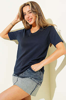 V Yaka Detaylı Basic T-shirt Lacivert 
