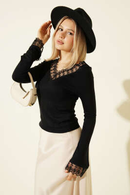 V Yaka Kol Dantelli Bluz Siyah - DİVON