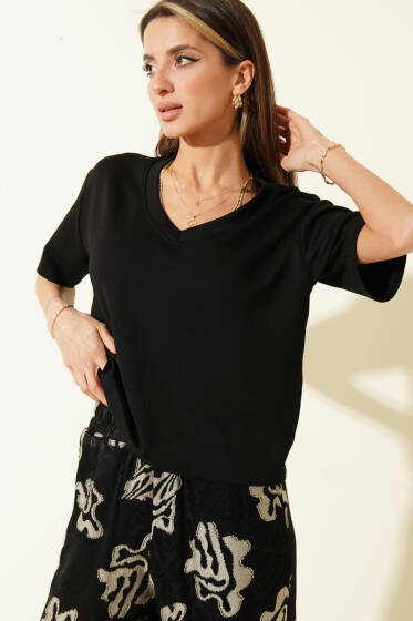 V Yaka Loyşa T-shirt Siyah - Kadın Giyim Modelleri