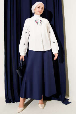 V Yaka Nakış Detaylı Keten Bluz Ekru - Bluz