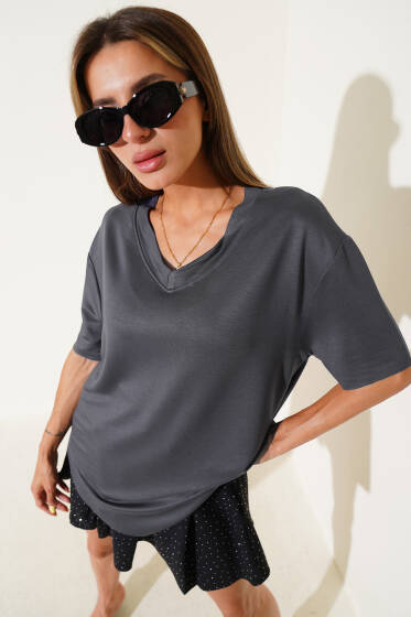V Yaka Oval Kesim T-Shirt Kayrak Grisi - Kadın Giyim Modelleri