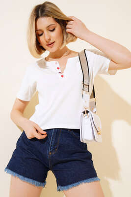 V Yaka Renkli Düğmeli Bluz Ekru - Kadın Giyim Modelleri