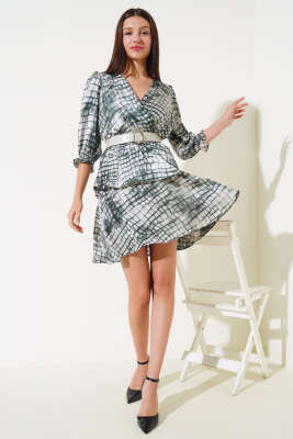 V Yaka Saten Midi Elbise Yeşil - Kadın Giyim Modelleri