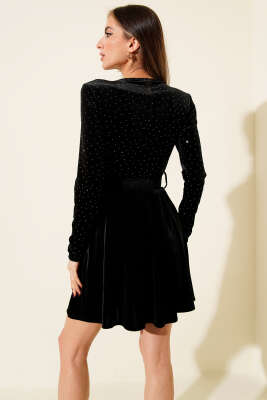 V Yaka Taşlı Mini Kadife Elbise Siyah - Kadın Giyim Modelleri