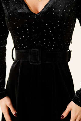 V Yaka Taşlı Mini Kadife Elbise Siyah - Kadın Giyim Modelleri