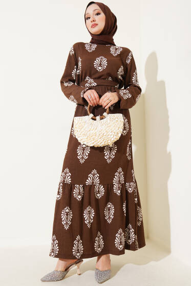 Volanlı Kuşaklı Desenli Bürümcük Elbise Kahve - Elbise