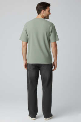 Yaka Armalı Labirent Desen Erkek T-shirt Haki - Erkek T-shirt