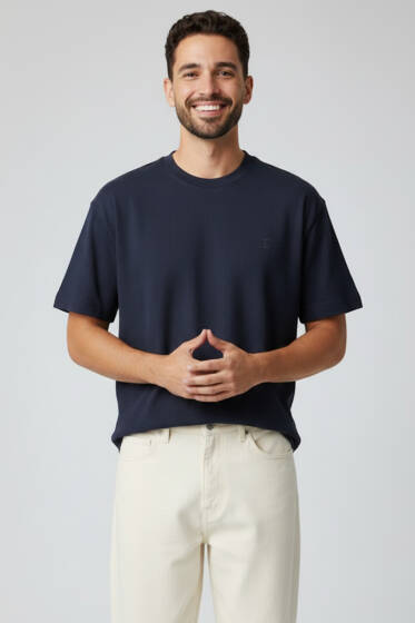 Yaka Armalı Labirent Desen Erkek T-shirt Lacivert - Erkek T-shirt