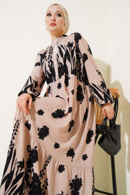 Yaka Bağcıklı Desenli Elbise Latte - Tesettür Elbise