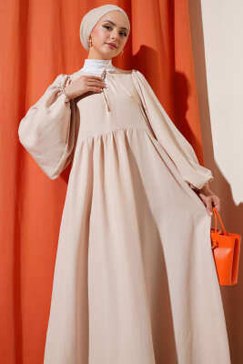 Yaka Bağcıklı Yarasa Kol Elbise Bej - Tesettür Elbise