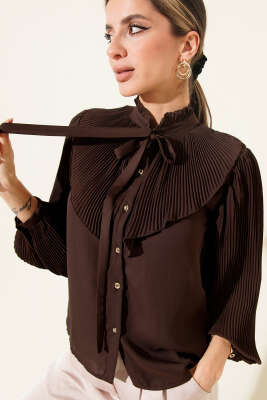 Yaka Bağlamalı Piliseli Kısa Gömlek Kahve - HELLIE