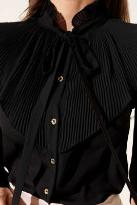 Yaka Bağlamalı Piliseli Kısa Gömlek Siyah - Kadın Giyim Modelleri