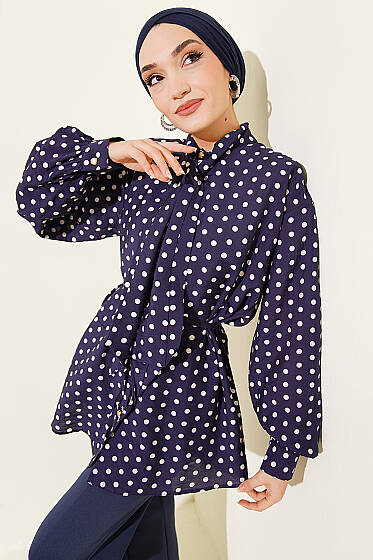 Yaka Bağlamalı Puantiyeli Gömlek Lacivert - Gömlek